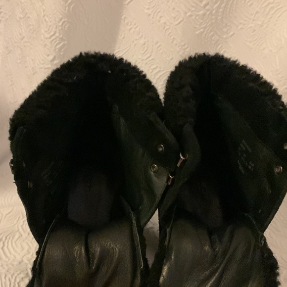 Coach Kenna Boots Black Suede Shearling size 8.5 (firm) - Picture 9 of 13